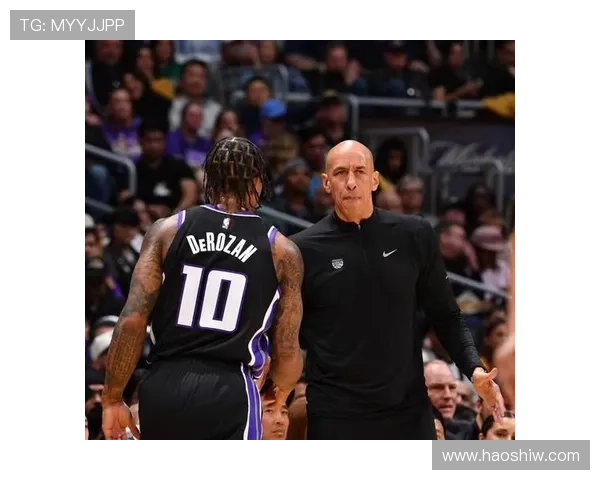 快船大胜国王 五人表现出色 四人及格 快船大胜国王 五人表现出色 四人及格